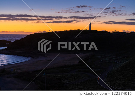 <Shizuoka Prefecture> Dawn at Tsumekizaki, Izu Peninsula 122374015