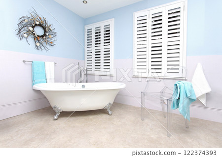 Retro bathtub Retro bathtub 122374393