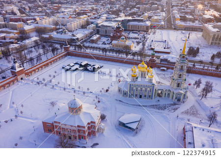 Aerial view of Tula Kremlin and Assumption Cathedral on winter day 122374915