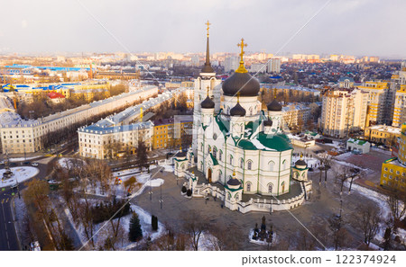 Annunciation Cathedral and the city center of Voronezh in winter 122374924