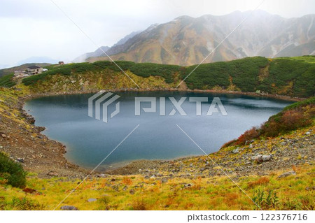Mt. Tateyama is beautifully reflected on the water's surface... Lake Mikurigaike, located at an altitude of 2,400m 122376716