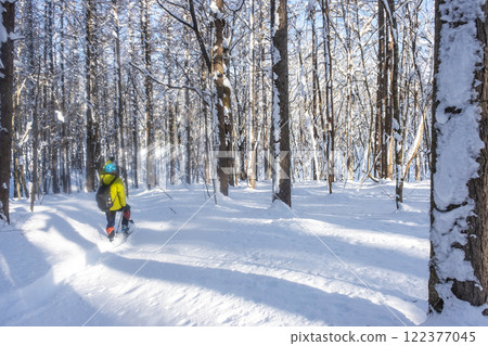 Image of snowshoe trekking (around Lake Onbara) 122377045