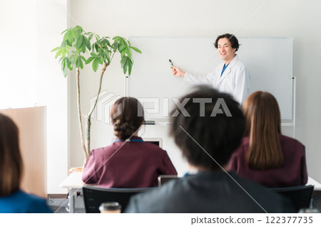 醫學會議、研究會、研討會、培訓和課程 122377735