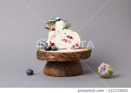 Meringue roll, concept of tasty and delicious food Meringue roll, concept of tasty and delicious food 122378092