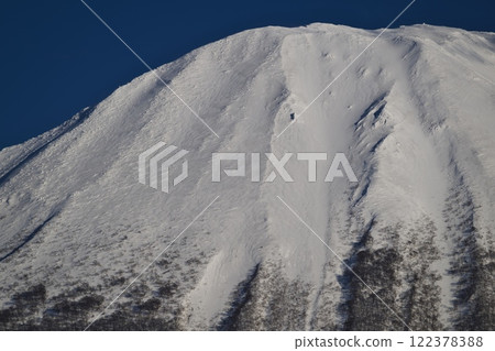 大山白雪覆蓋的山頂附近（西伯郡保木町） 122378388