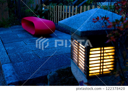 The warmth of Japan 122378420