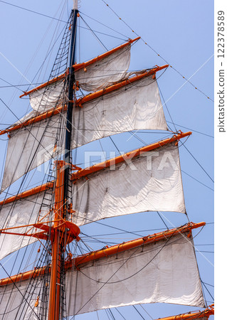 (Toyama Viewpoint) Kaiwomaru Park in early summer, full sails in May 122378589