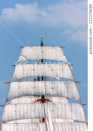(Toyama Viewpoint) Kaiwomaru Park in early summer, full sails in May 122378688