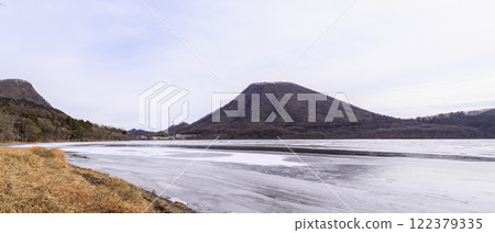 Mount Haruna, Mount Haruna Fuji, Lake Haruna, winter scenery 122379335