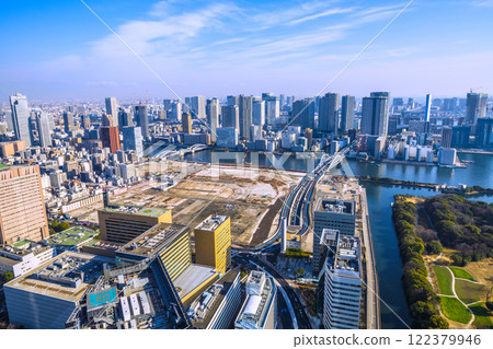 2020 年日本東京城市景觀 - 邁向新時代。築地市場舊址一景。邁向重建…=1 月 23 日 122379946