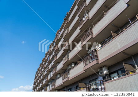 Mansion exterior 122380041