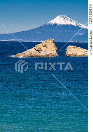 《Shizuoka Prefecture》View of Mt.Fuji and Ushitsuki Rock/Kumomi Coast 122380459