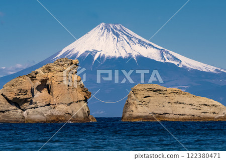《Shizuoka Prefecture》View of Mt.Fuji and Ushitsuki Rock/Kumomi Coast 122380471