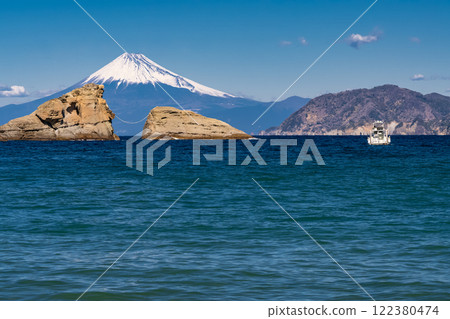 《Shizuoka Prefecture》View of Mt.Fuji and Ushitsuki Rock/Kumomi Coast 122380474