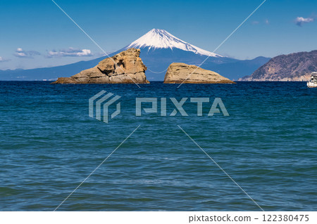 《Shizuoka Prefecture》View of Mt.Fuji and Ushitsuki Rock/Kumomi Coast 《Shizuoka Prefecture》View of Mt.Fuji and Ushitsuki Rock/Kumomi Coast 122380475