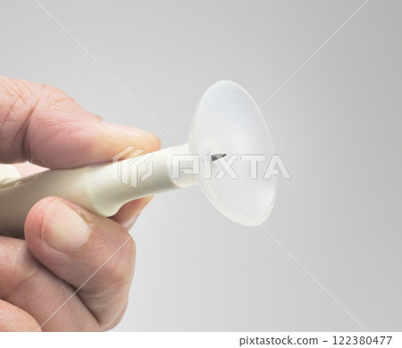 Spray can gas release Spray can gas release 122380477