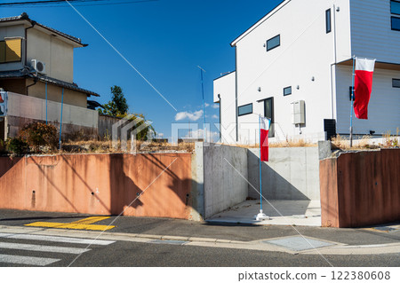 Small vacant lot in a residential area Small vacant lot in a residential area 122380608