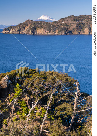 [靜岡縣] 從伊豆黃金崎看到的富士山 122380998
