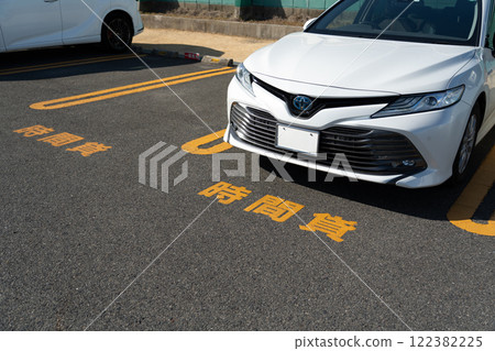 Coin parking 122382225