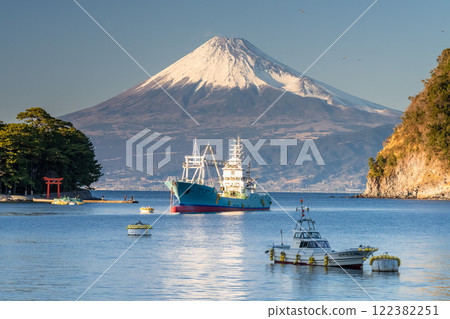 [靜岡縣] 從伊豆戶田漁港看到的富士山 122382251
