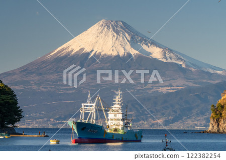 Mount Fuji as seen from Izu Toda Fishing Port, Shizuoka Prefecture 122382254