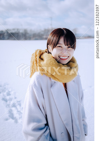 和她一起玩雪 122382897