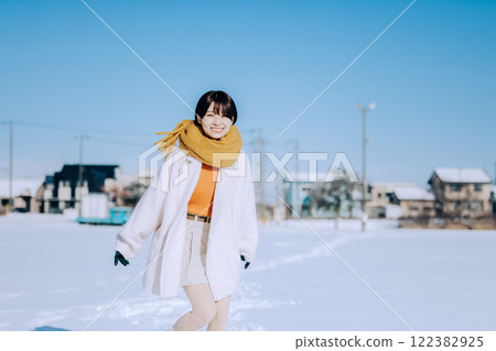 和她一起玩雪 和她一起玩雪 122382925