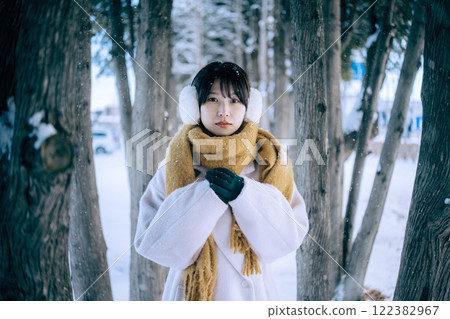 和她一起玩雪 和她一起玩雪 122382967