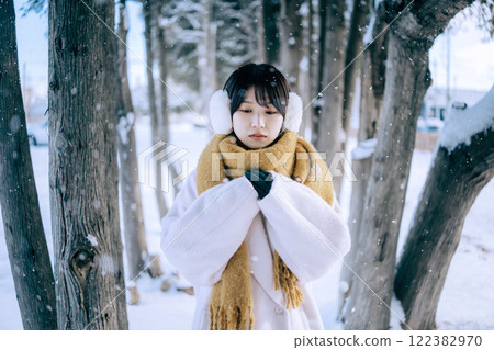 和她一起玩雪 和她一起玩雪 122382970