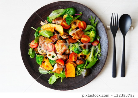 Grilled chicken and root vegetable salad Grilled chicken and root vegetable salad 122383782