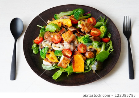 Grilled chicken and root vegetable salad Grilled chicken and root vegetable salad 122383783