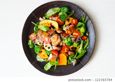 Grilled chicken and root vegetable salad Grilled chicken and root vegetable salad 122383784