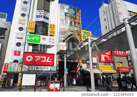 Nakano Sun Mall Shopping Street near the north exit of Nakano Station 122384285