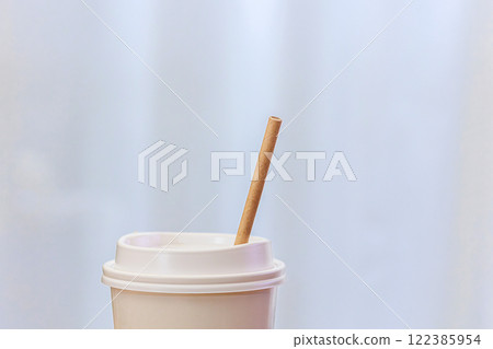 Paper straws 122385954