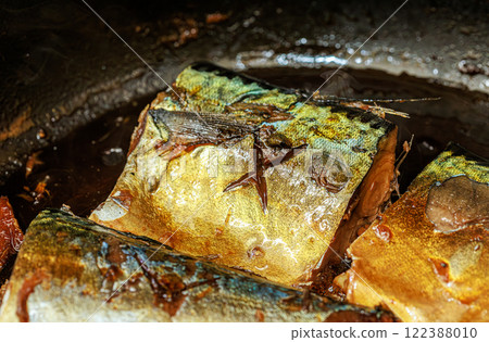 Homemade simmered mackerel 122388010