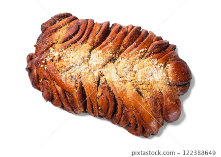 Cinnamon braided bread topped with pearl sugar 122388649