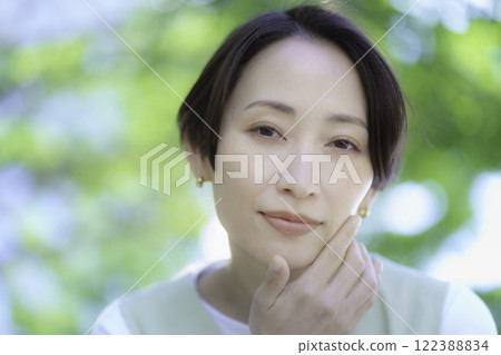 Beauty portrait of a middle-aged woman Beauty portrait of a middle-aged woman 122388834