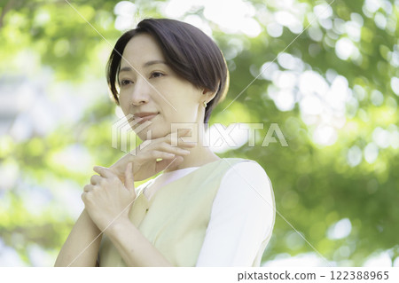 Beauty portrait of a middle-aged woman Beauty portrait of a middle-aged woman 122388965