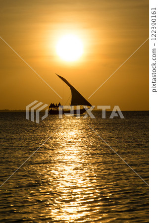 Beautiful sunset above the sea 122390161