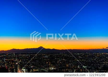 從東京都澀谷區澀谷 Scramble 廣場的展望設施 SHIBUYA SKY 眺望 122391200