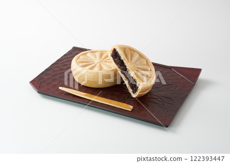 Japanese sweets - bean paste monaka image 122393447