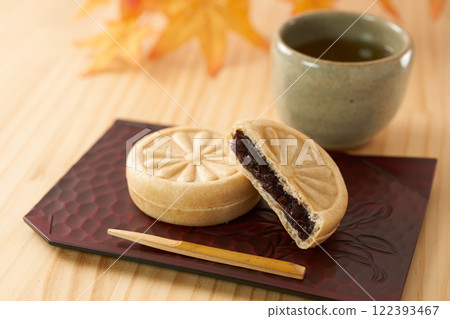 Japanese sweets - bean paste monaka image 122393467