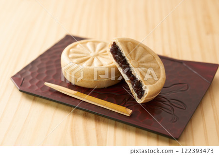 Japanese sweets - bean paste monaka image 122393473