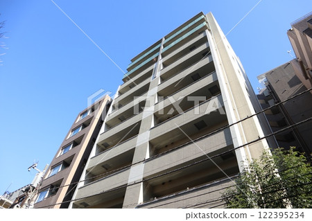 Shirokanedai cityscape 122395234