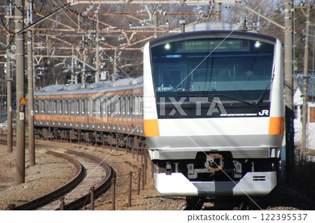 中央線行駛的 E233 系列 0 系列 中央線行駛的 E233 系列 0 系列 122395537