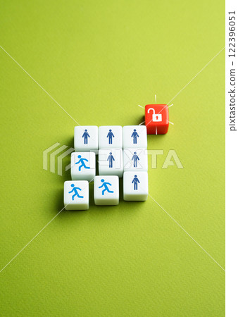 The return of the right to free movement or dismissal from service and the departure of some people. Dismissal reshapes opportunities, allowing new beginnings. Open borders. Demobilization. 122396051