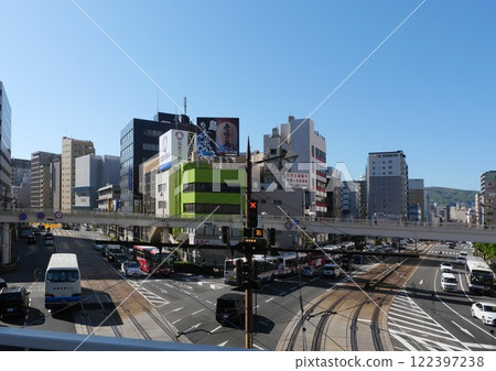 陽光明媚的清晨長崎市的風景 122397238