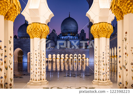 Fresh perspective of the Grand Mosque in Abu Dhabi Fresh perspective of the Grand Mosque in Abu Dhabi 122398223