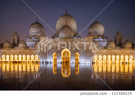 Fresh perspective of the Grand Mosque in Abu Dhabi Fresh perspective of the Grand Mosque in Abu Dhabi 122398224