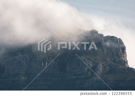 Tafelberg, close-up Table Mountain in big cloud, shrouded in fog, Cape Town, South Africa, natural landscape 122398555